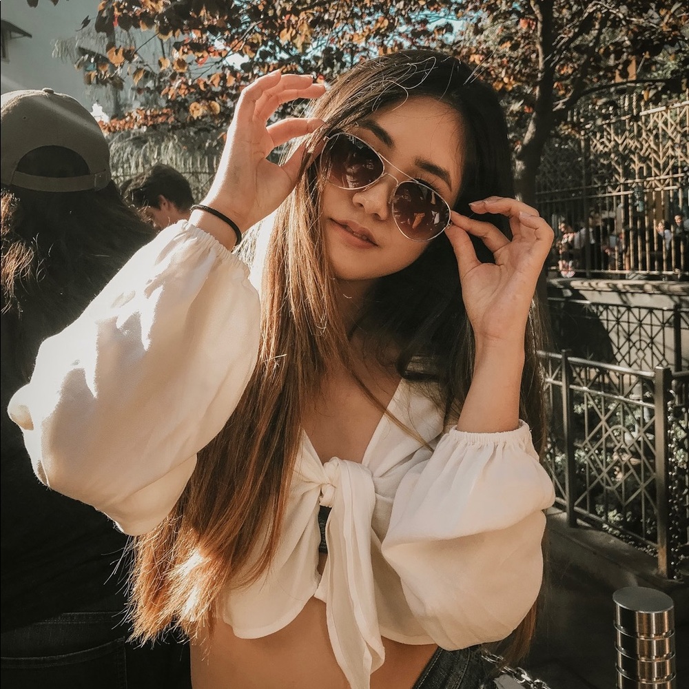 Meet your Posher, Esther